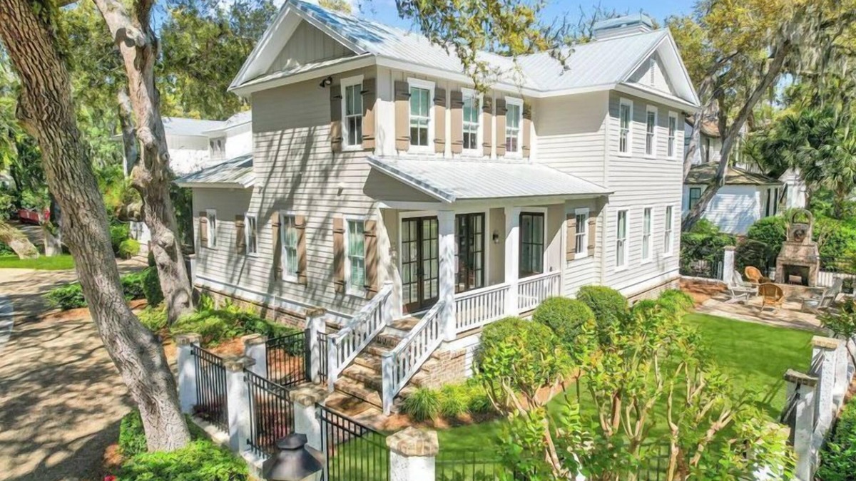 King City House | Village Paradise - Enjoy Island living at its best.