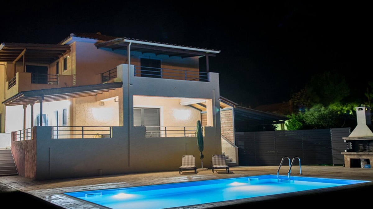 Kariotai Villa | Village Villas Luxurious 2 floor villa, Pool, Large Garden near beaches, & city