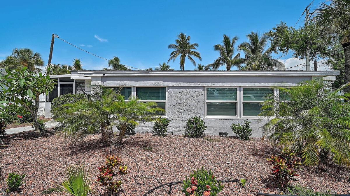Siesta Key Village Villa | Village West in heart of Siesta