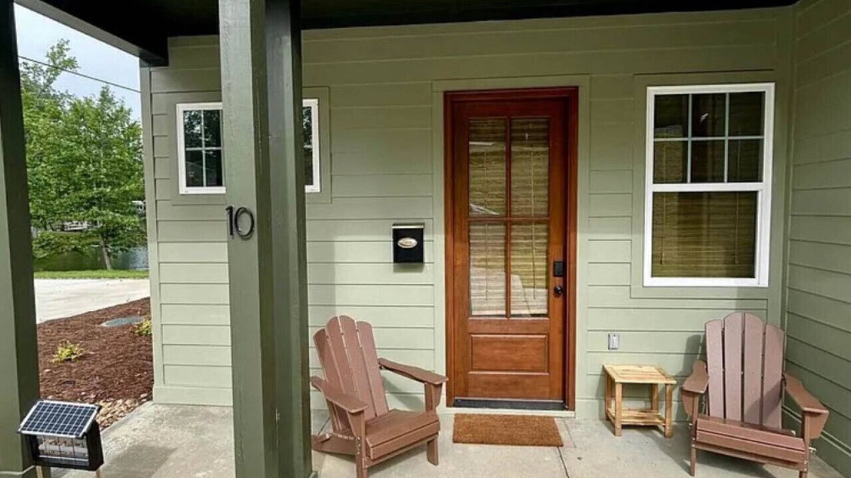 Jacksons' Gap House | Villas at Bay Ridge Unit 10