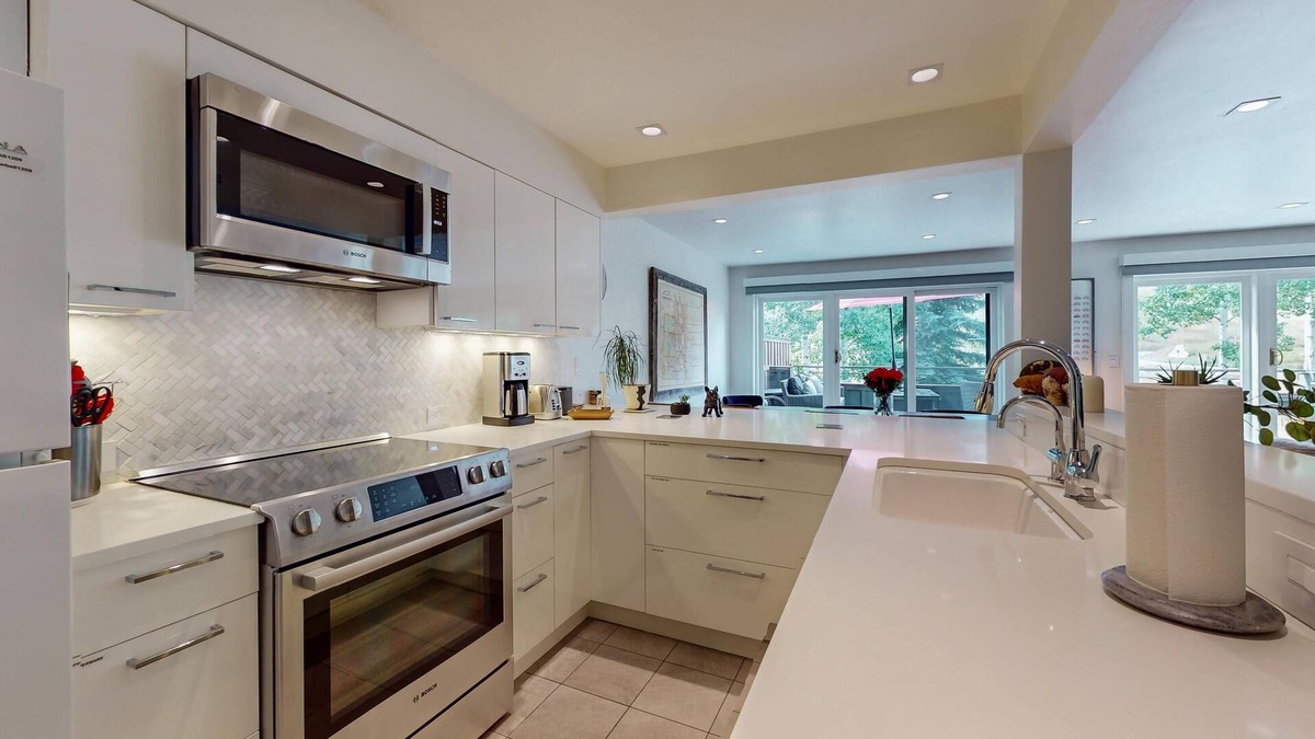 Snowmass Village Condo | Villas at Snowmass Club | L1209