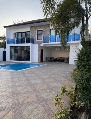 El Batey Villa | villas el guano