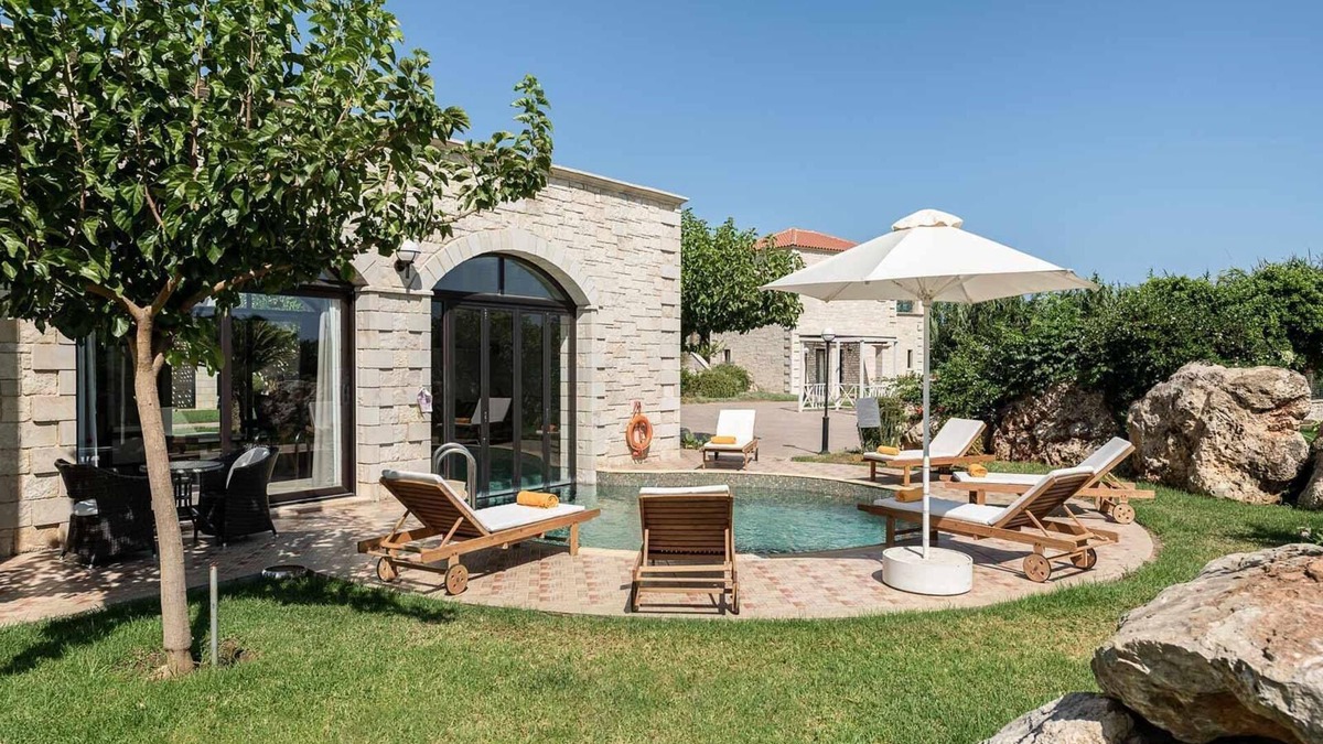 Platanias Town Villa | Villas Platanias 3 bedroom villa with a heated pool