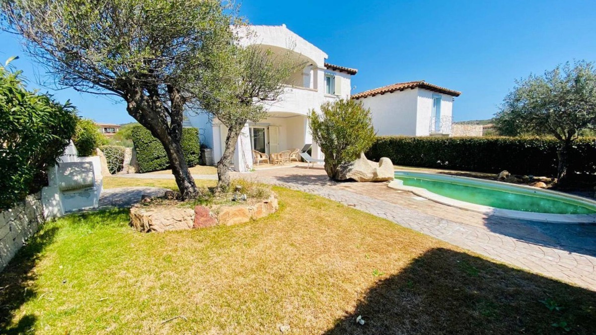 Case Peschiera-Lu Fraili House | Villetta Conchiglia with swimming pool.