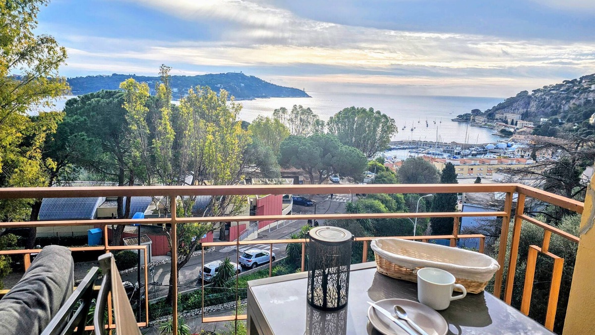 Mont Boron Apartment | Villefranche Bayview: Charming central Apartment with Spectacular Views