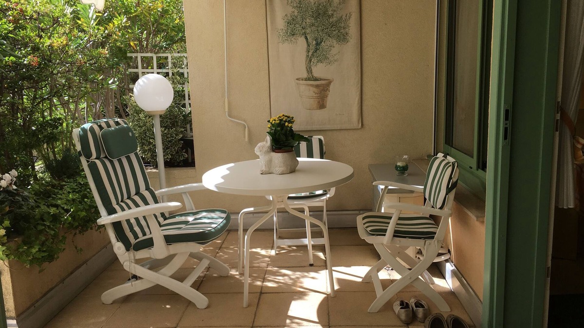 Villefranche-sur-Mer Apartment | Villefranche s/sea, terrace studio, close to the beaches and French Institute