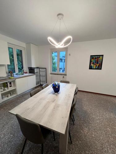 Proserpio House | Villetta dei pini