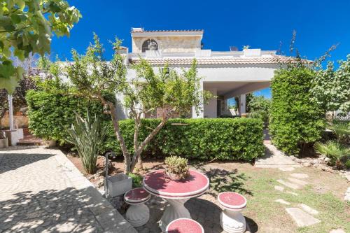 Porto Cesareo House | Villetta delle Muse by BarbarHouse