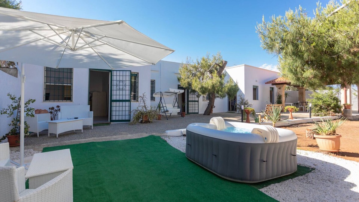 Posto Rosso Apartment | Villetta Li Diavoli in Capilungo, by Apulia Home