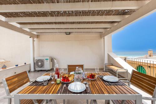 San Pietro in Bevagna House | Villetta Playa del Sol by BarbarHouse