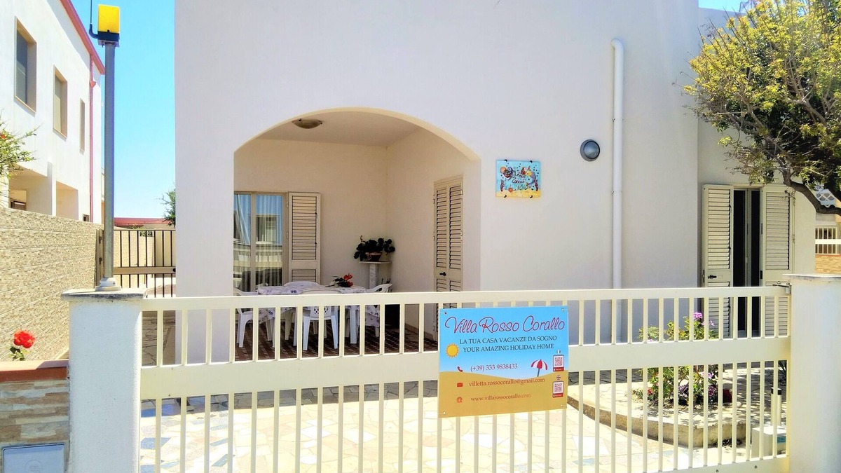Punta Secca Villa | Villetta Rosso Corallo, beach house with garden of 200 square meters