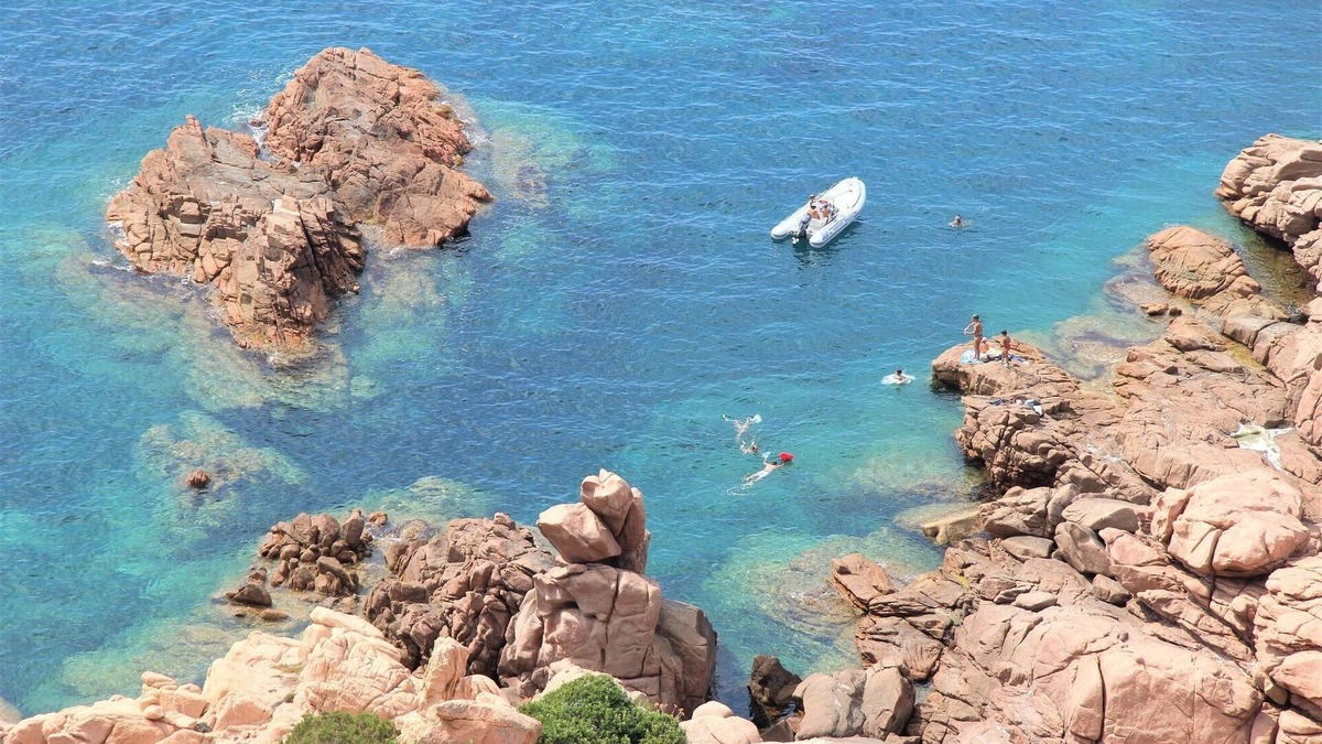 Costa Paradiso House | Villetta Shardana, feel-good house in the green, close to the sea, with a lot of comfort