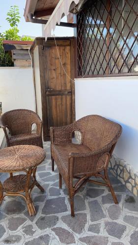 Isola Sacra Apartment | villino 4 posti letto con cucina a 30mt dal mare