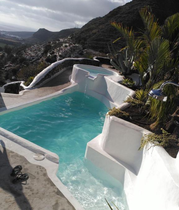 Agaete Villa | Vilna House with private pool, jacuzzi and garden -Optional pool and jacuzzi heating