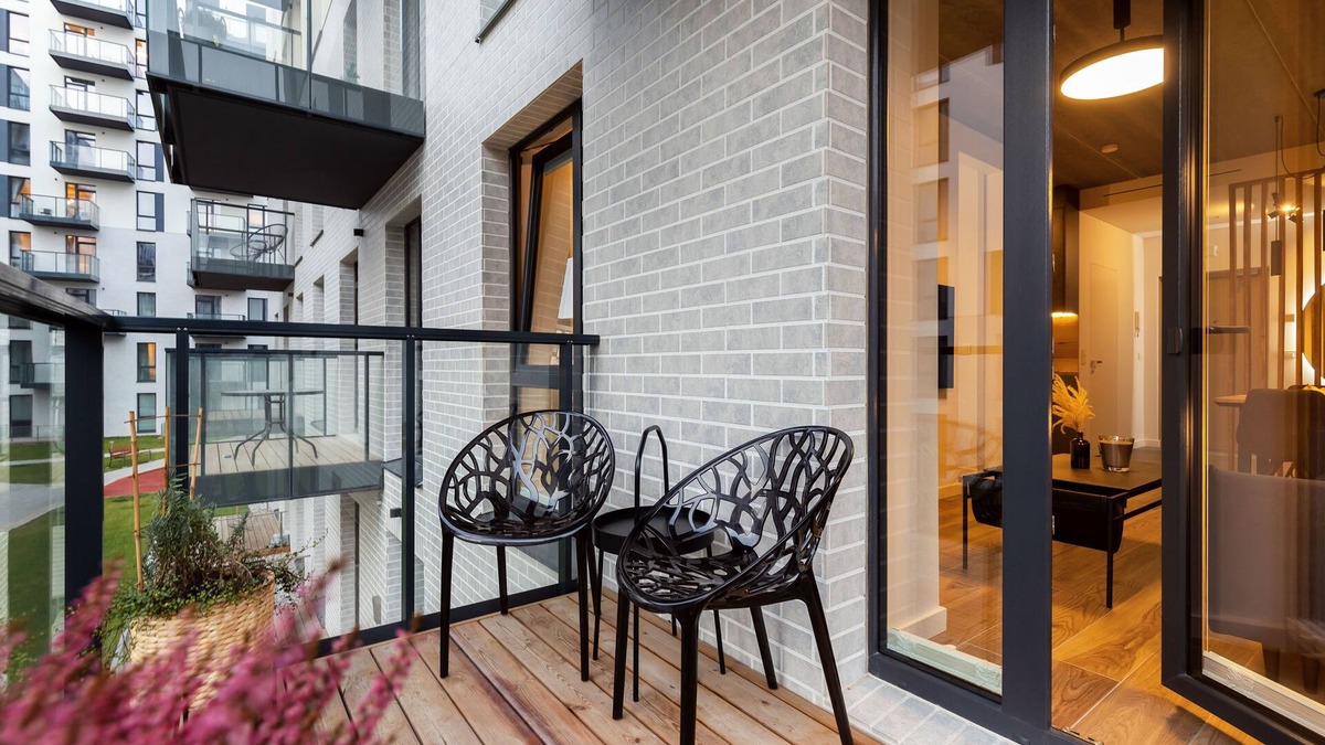 Business District Apartment | Vilnius Downtown Studio with Free Parking & WiFi - Ideal for Business or Couples