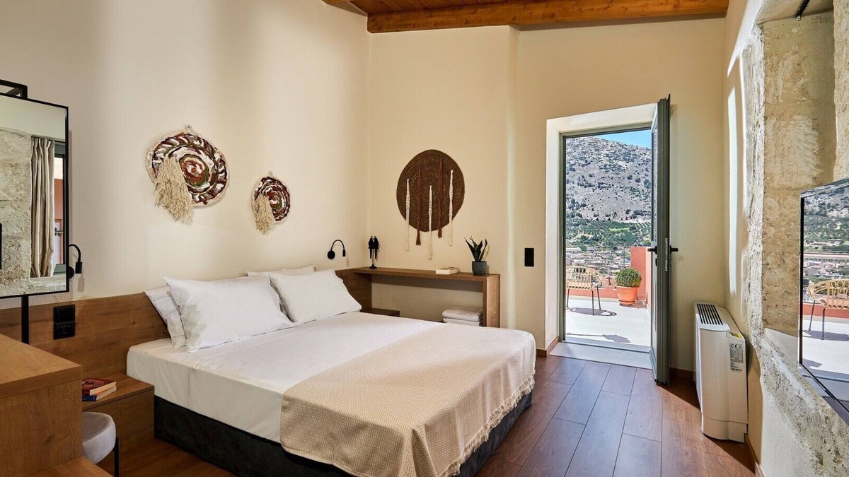 Archanes Apartment | Vin Dimora Suites With Shared Pool - Vino Bianco