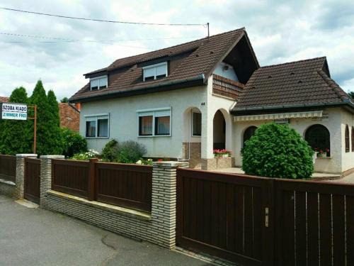Kormend House | Vincze Vendégház