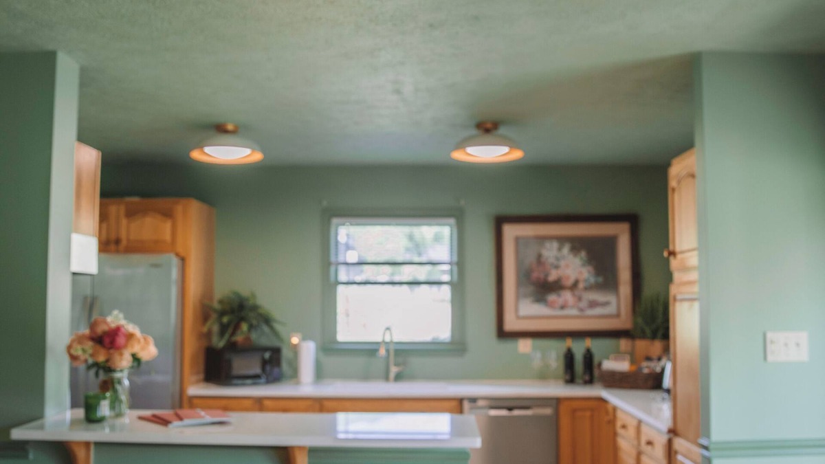 Huntly House | Vineyard Cottage w/BBQ & Scenic Views