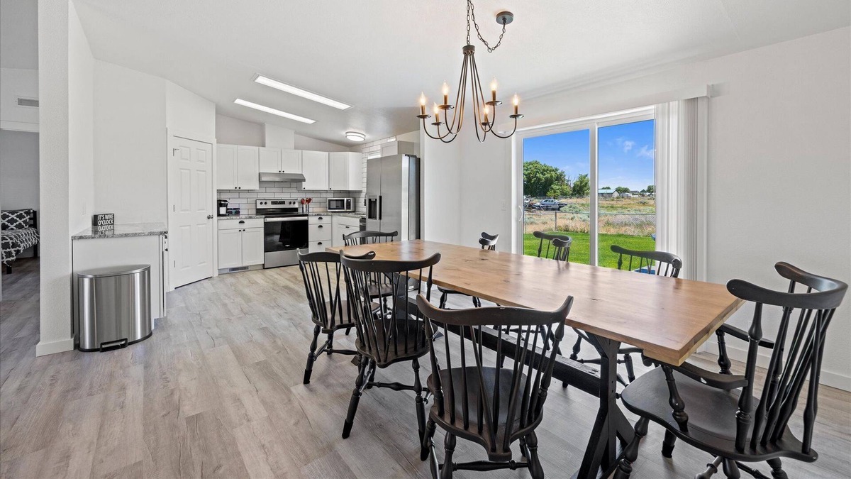 Benton City House | Vineyard Views in the Heart of Washington Wine Country
