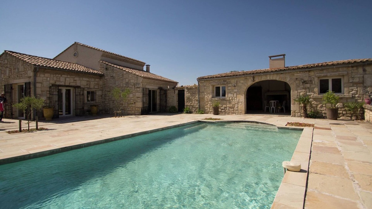 Montfrin Villa | Vineyard Villa in Montfrin