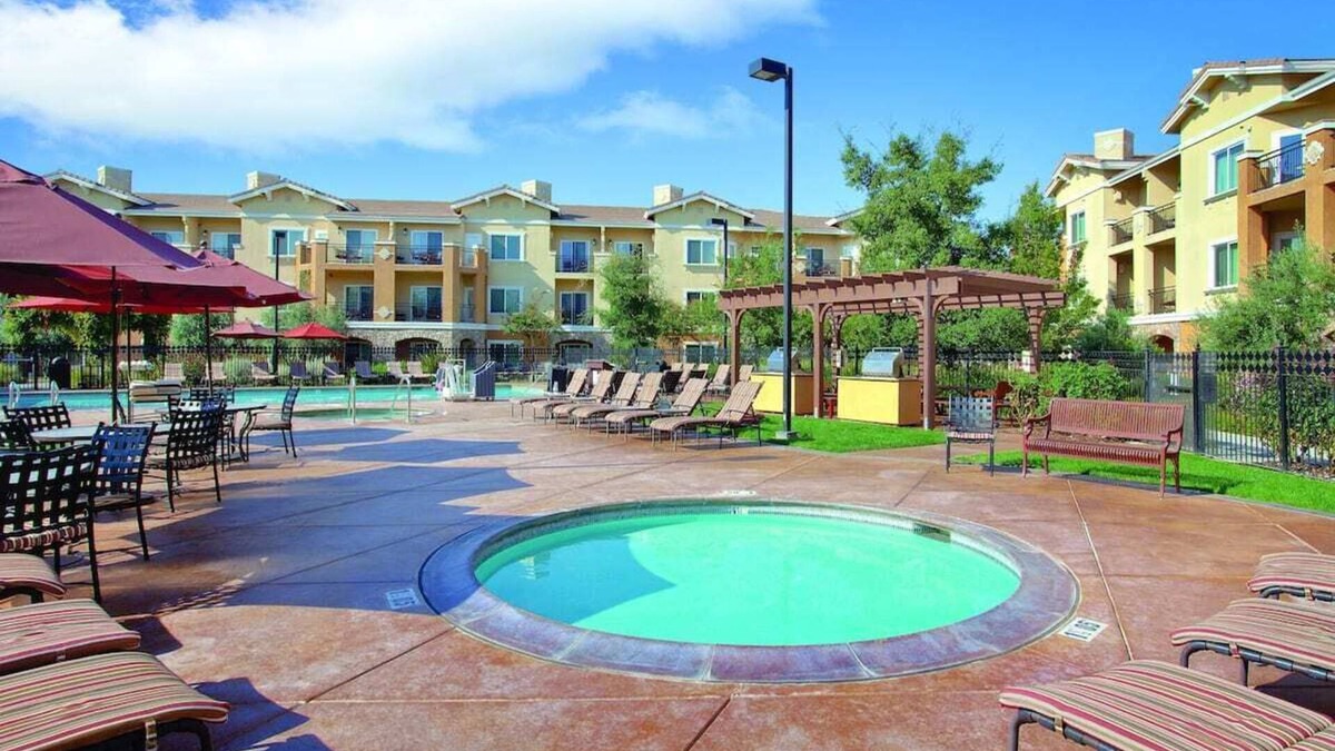 Napa Resort | Vino Bello Napa 1 BDRM+Sleeper/sleeps 4 - Shuttle to Bottle Rock!