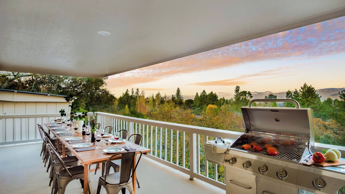Santa Rosa House | Vino Blanco by AvantStay | Private Wine Country Home w/Mtn Views & Deck