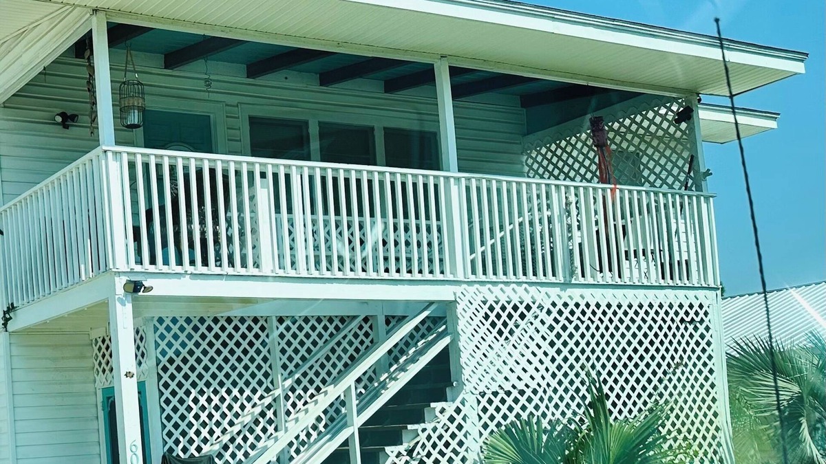 Crescent Beach Cottage | Vintage 2-bedroom cottage in North Myrtle BeachnTwo blocks from the ocean.