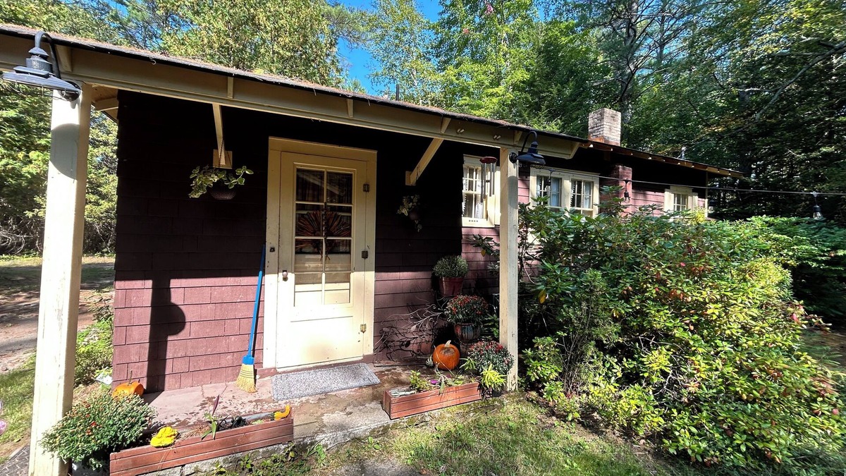 Pottersville Cabin | Vintage ADK Cabin- Great Deal, Perfect Location, book your ADK trip today!