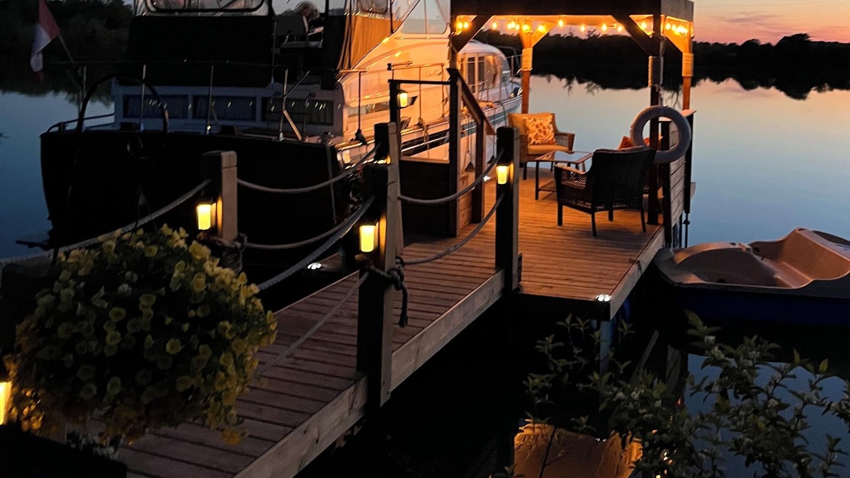 Wainfleet Boat Rental | Vintage Boat Stay