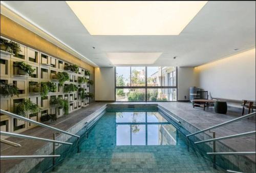 Petropolis Apartment | Vintage