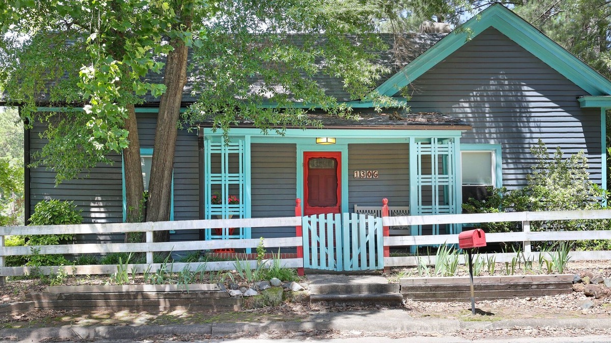 Forest Hills House | Vintage Cottage less than 3 mi from Duke Hospital