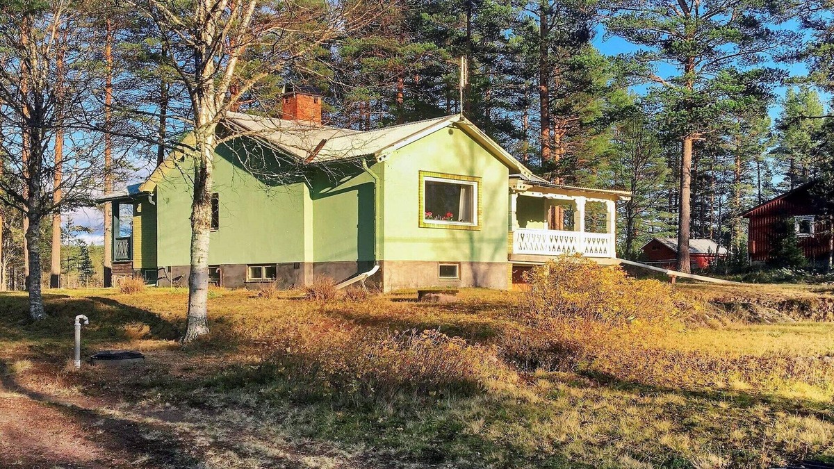 Stoten House | Vintage Forest Retreat-By Traum