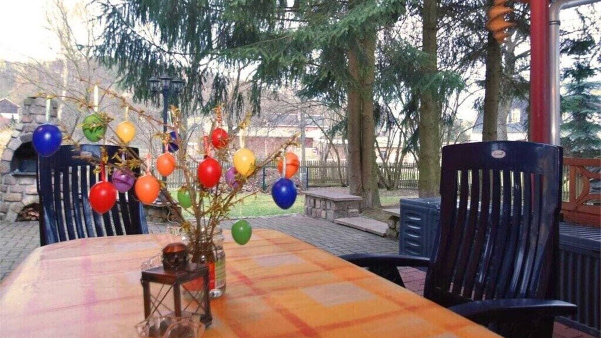 Mechelgruen House | Vintage holiday home with terrace in Trieb