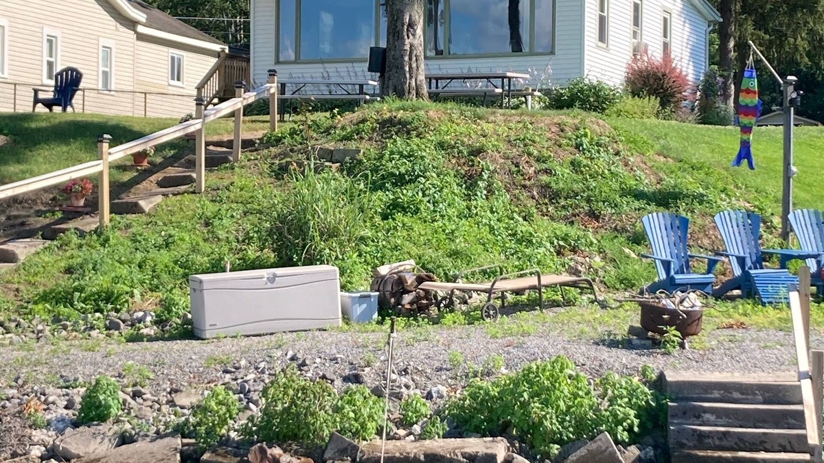 Bridgeport House | Vintage Lake House Nestled on the South Shore of Oneida Lake