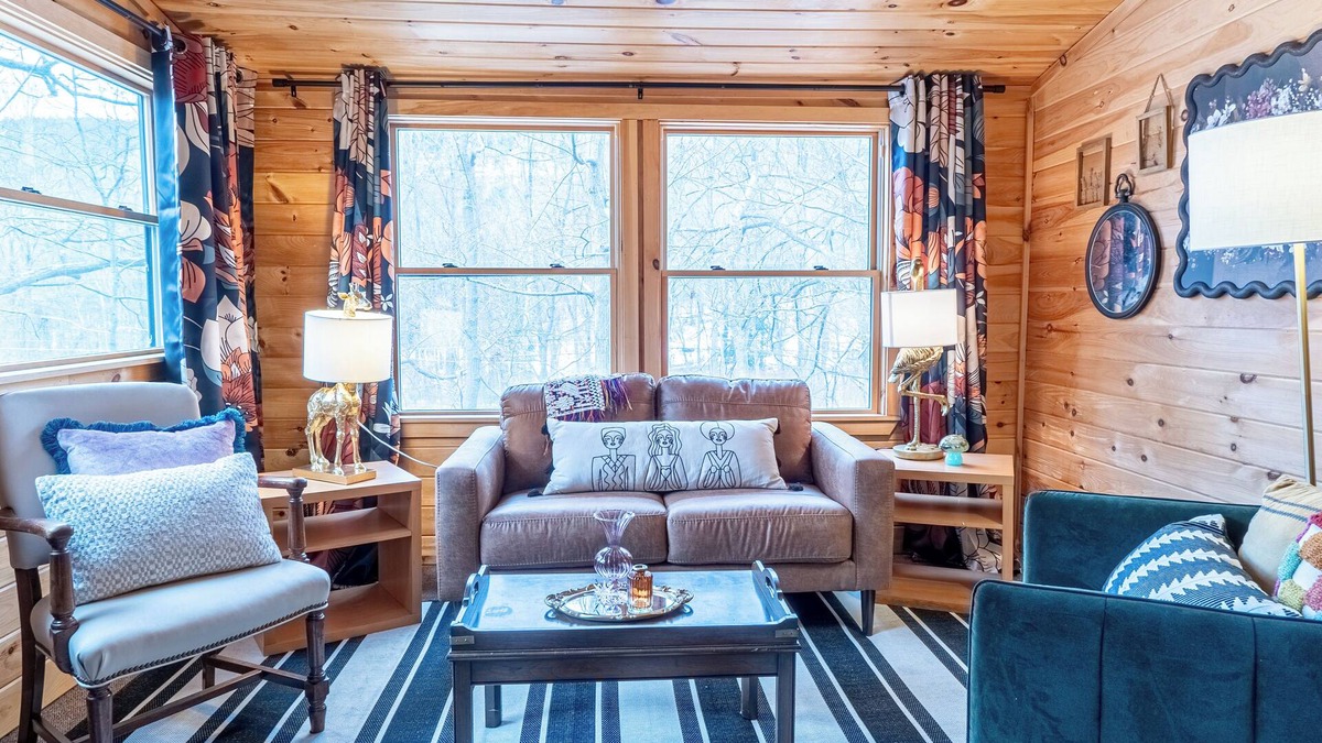 Lake George Apartment | Vintage Market-Charming 2-bedroom with AC, WiFi in fantastic Lake George