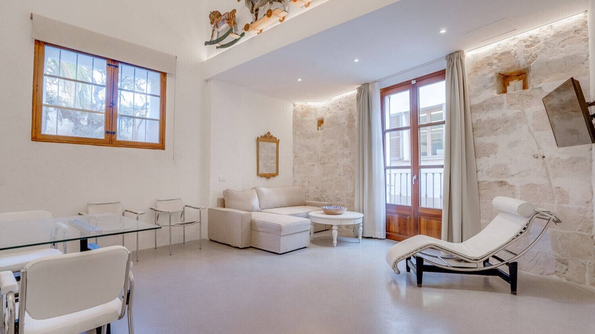 Cort Apartment | VINTAGE PALMA PALACE (GRAND DELUXE) TI/200