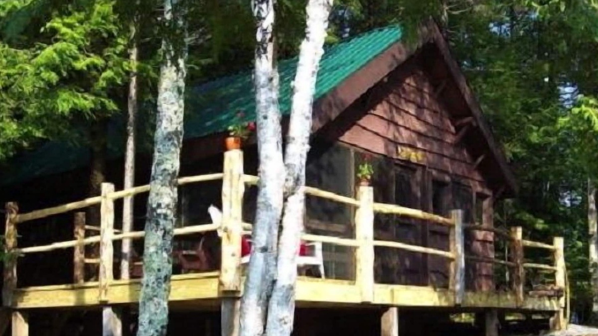 Saranac Lake Cabin | Vintage, Retro Adirondack Cabin - waterfront, peaceful - open spring/summer/fall