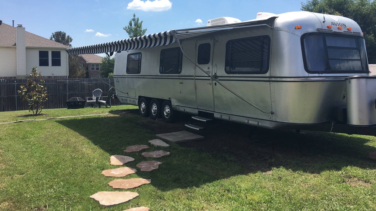Justin House | Vintage “Stream” Hideaway