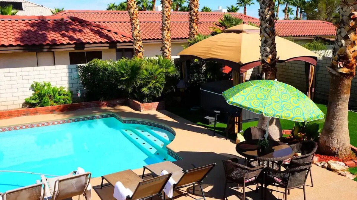 Canyon Gate House | Vintage Vegas Oasis: Pool & Spa, 15 mins to Strip
