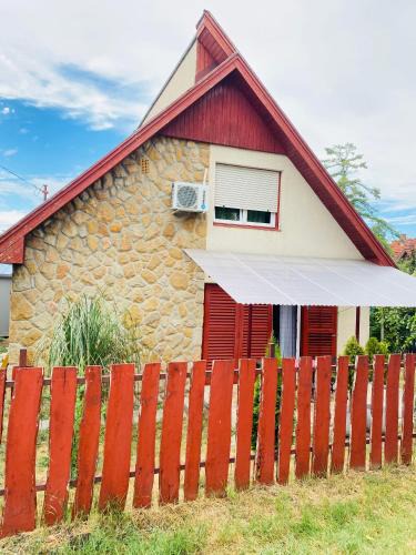 Siofok-Szabadifurdo House | Violet Holiday’s House