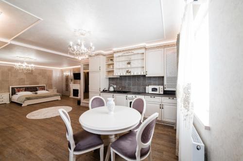 Uzhhorod Apartment | VIP apartment on Duhnovicha street .Free parking.