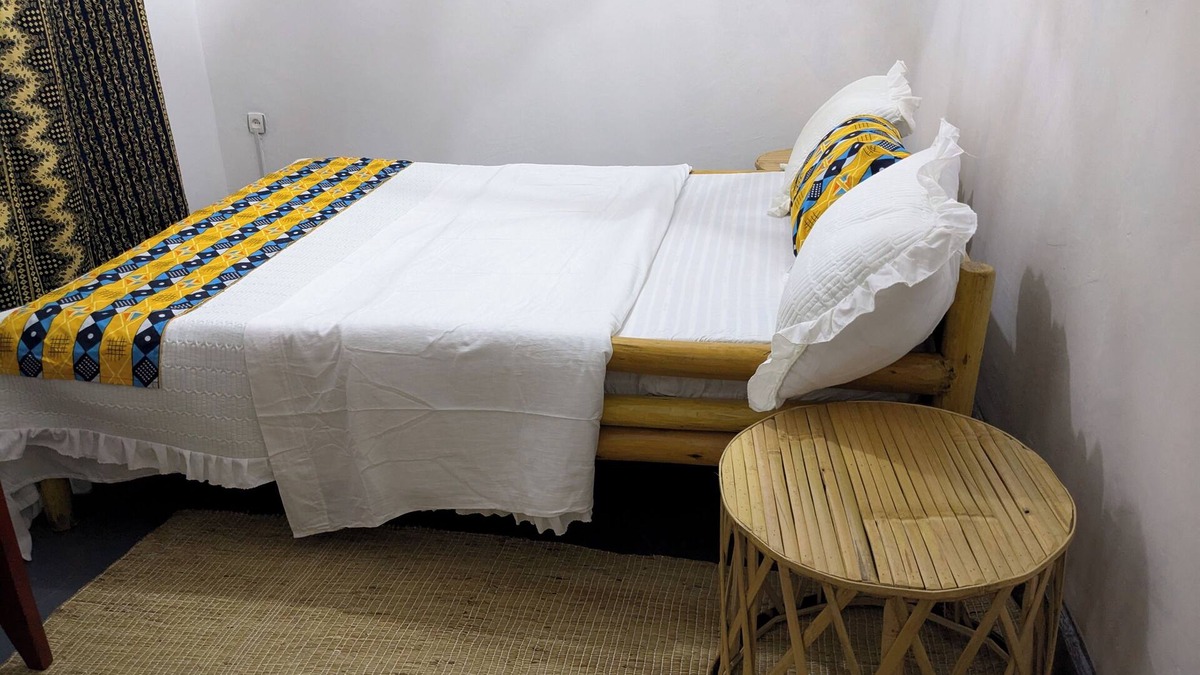 Ruhondo Apartment | VIP ROOM located in Lake views and volcanos view