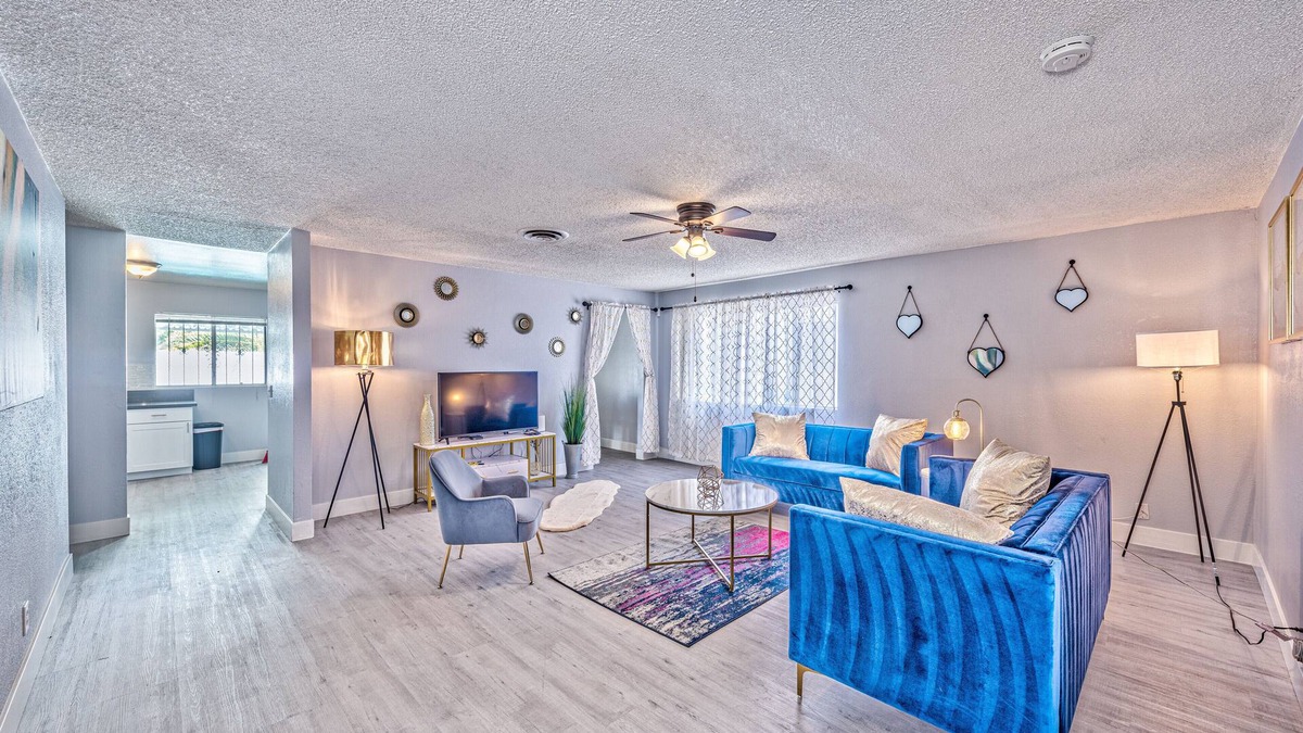 Las Vegas Villa | VIP villa 3BDR 2BHR 5min to the strip large pool