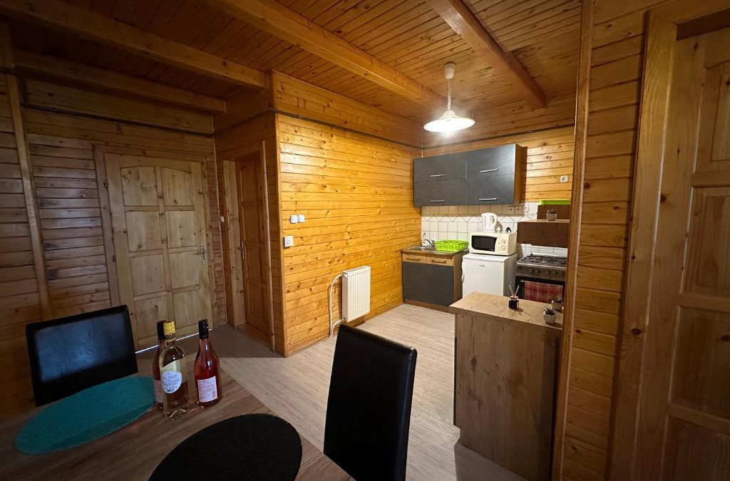 Felsotarkany Apartment | Virág Apartman