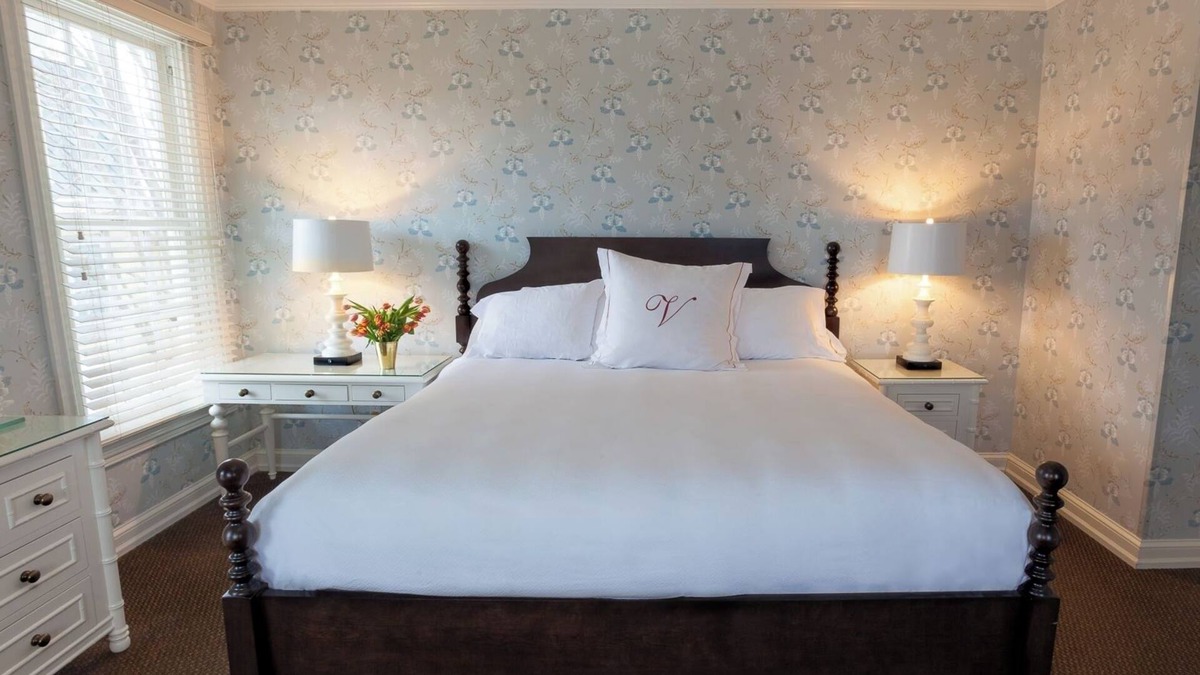 Cape May Hotel | Virginia Room with Balcony Exclusive Adults-Only Escape with Cont. Breakfast