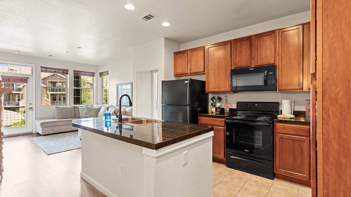 Silvercreek Condo | Visit Granby Ranch, RMNP, & Grand Lake! Close to hiking, fishing, golf, & more!