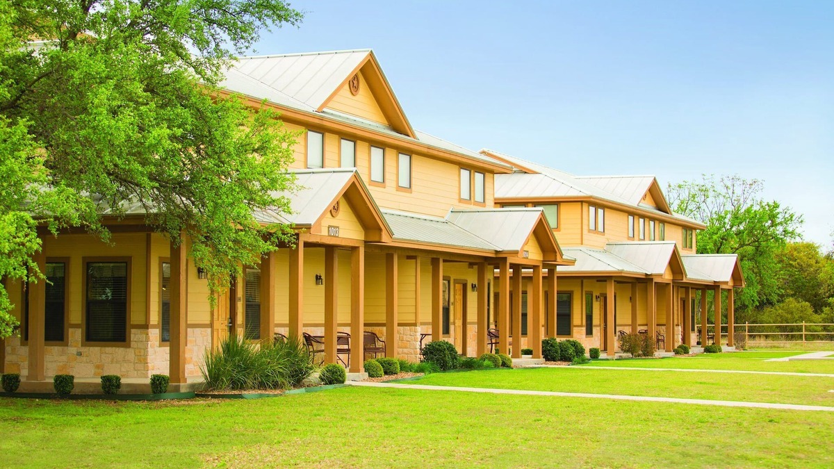 Gruene Resort | Visit the award-winning Schlitterbahn Waterpark Resort!
