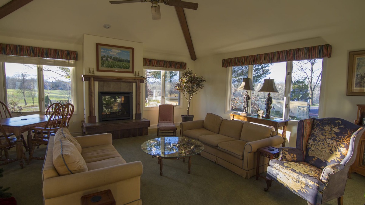 Uniontown House | VISTA: Country Estate, 200+ PERFECT reviews! Views & PRIVACY.Seniors?-YES!