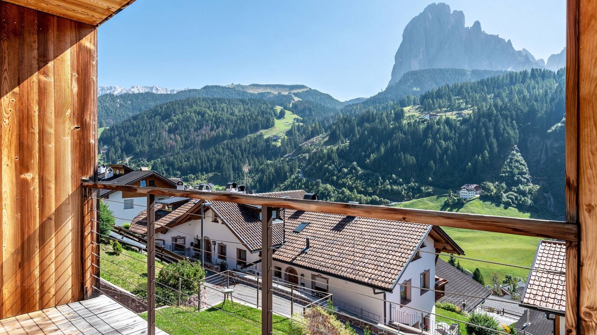 Santa Cristina Val Gardena Apartment | Vista Dolomites apartment 'Energy' with Mountain View, Private Garden and Wi-Fi