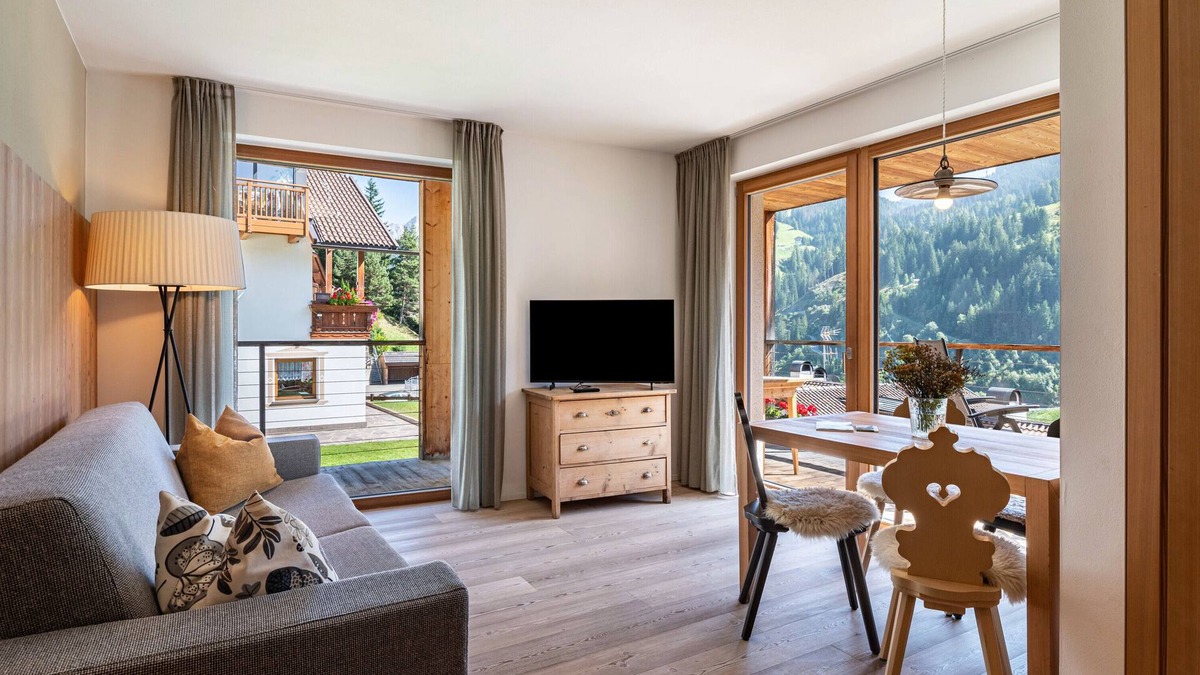 Santa Cristina Val Gardena Apartment | Vista Dolomites Apartment "Harmony" with Mountain View, Private Garden & Wi-Fi